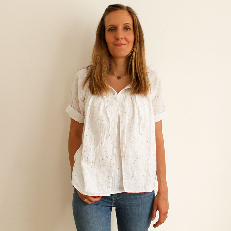 Blouse allaitement – gaze de coton blanc imprimée plumettes dorées – dernières pièces taille M – Image 5