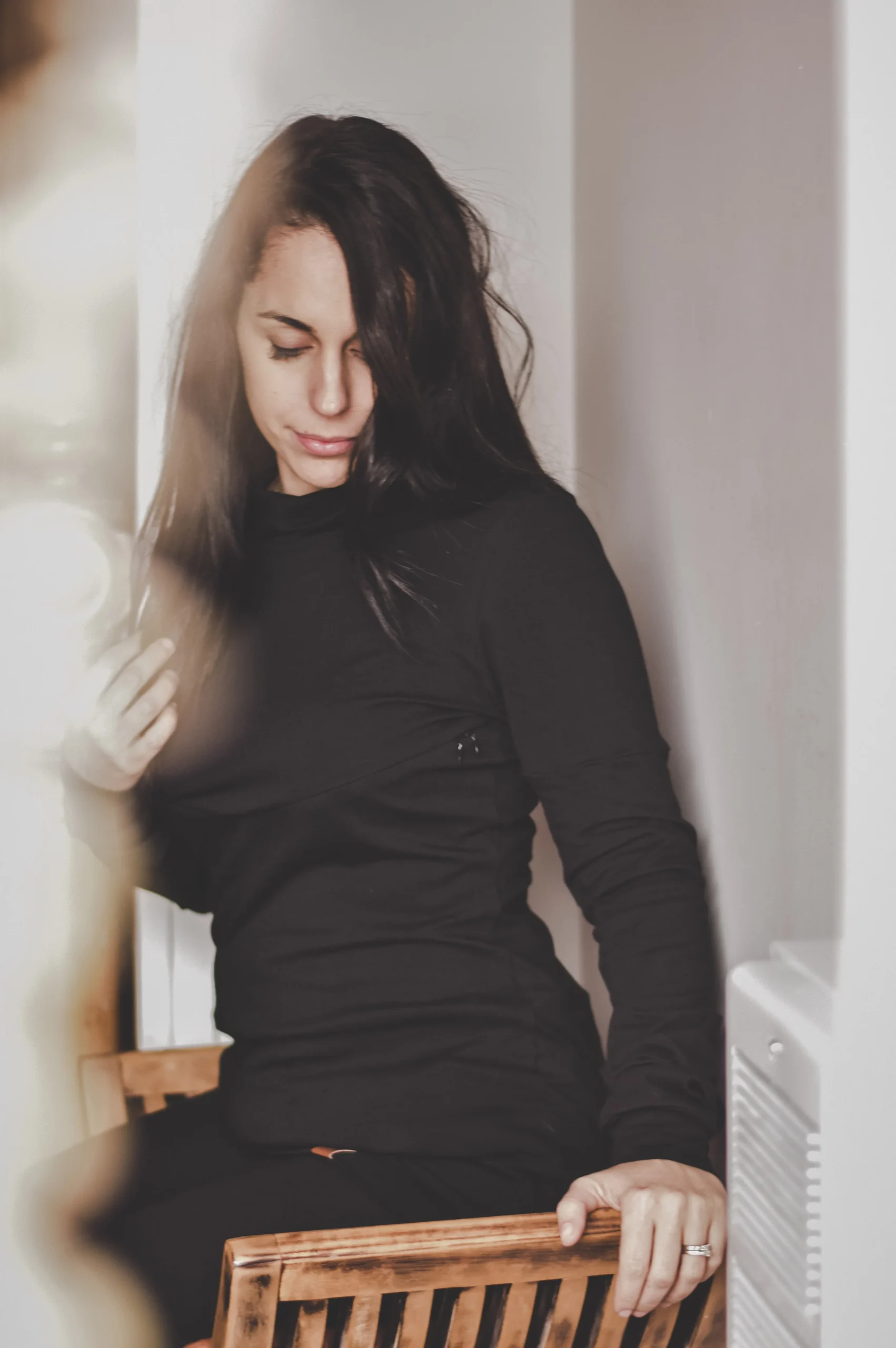 Hoodie de maternité et d'allaitement NOIR en coton biologique 3 en 1 – Image 3