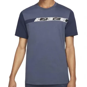 Nike Sportswear Repeat Men&rsquo;s Shortsleeve Top