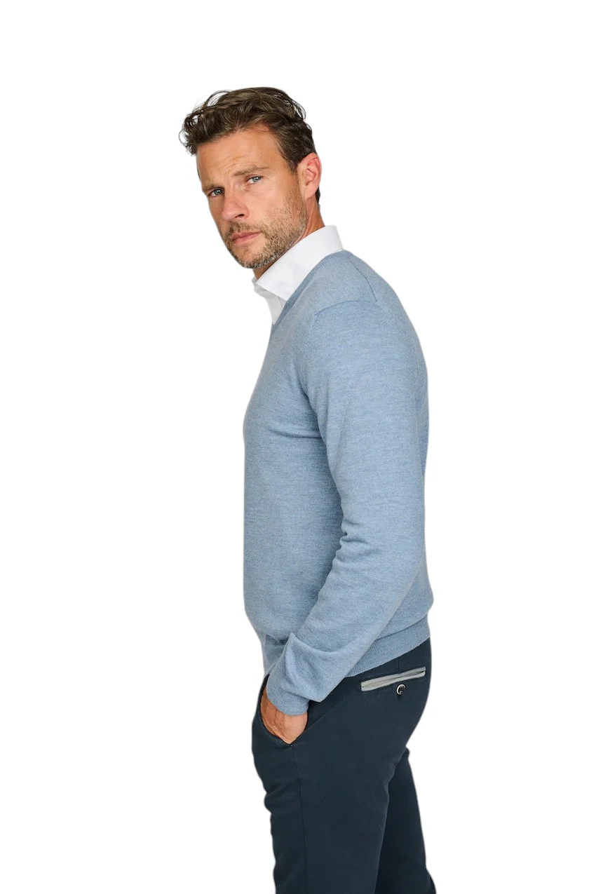 Gran Sasso Hommes pull-over col en v hommes bleu clair – Image 4