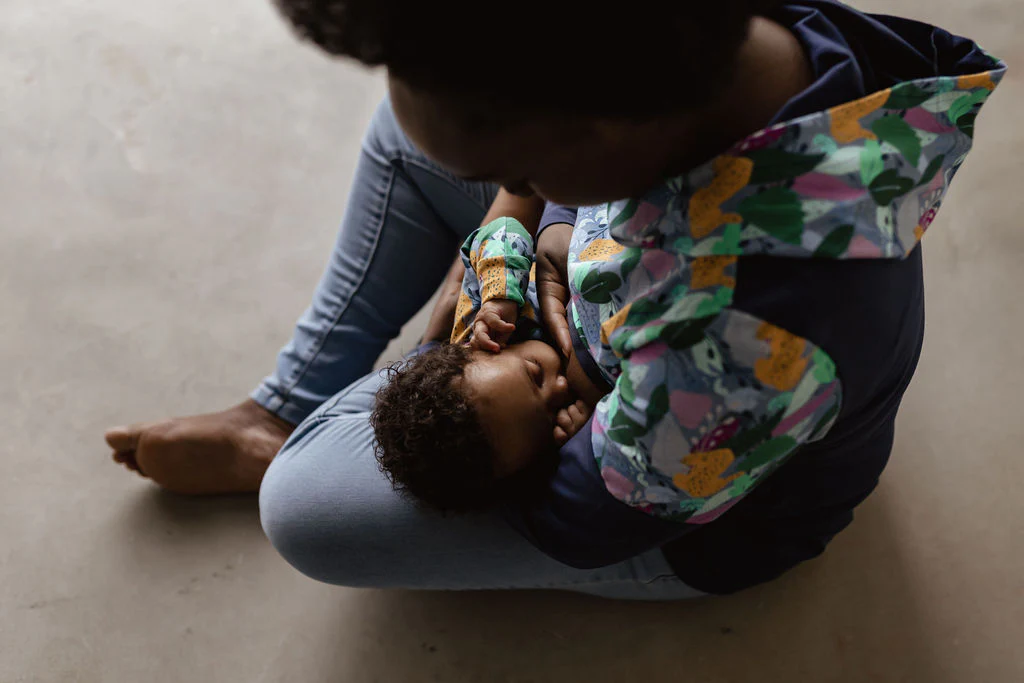 Hoodie de maternité et d'allaitement JUNGLE en coton biologique 3 en 1 – Image 4