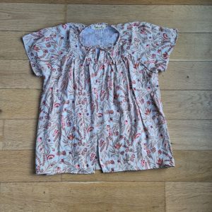 Blouse allaitement – gaze de coton imprimée fleurs rouges