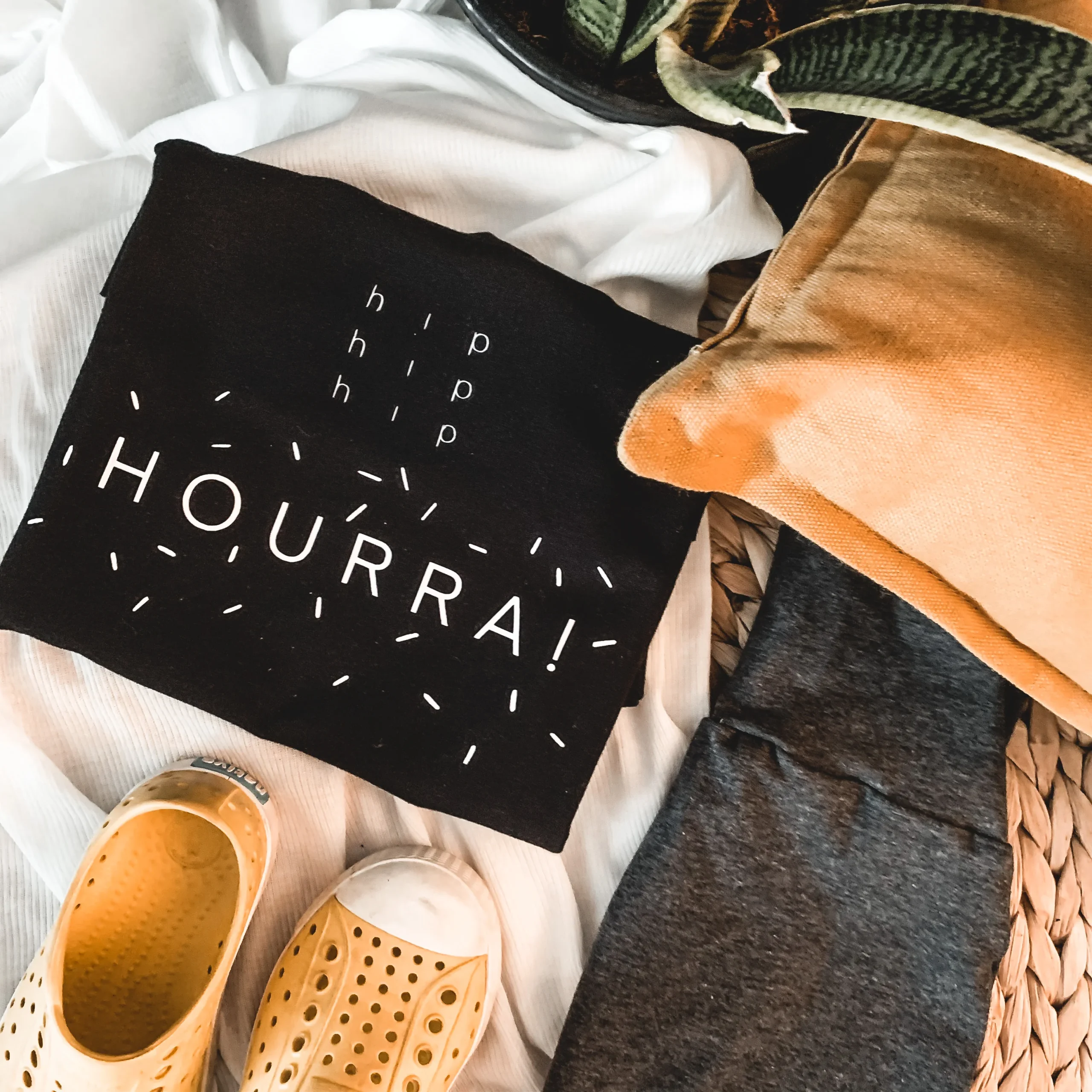 NOIR HIP HIP HIP HOURRA T-shirt (Taille : 12 mois) – Image 3