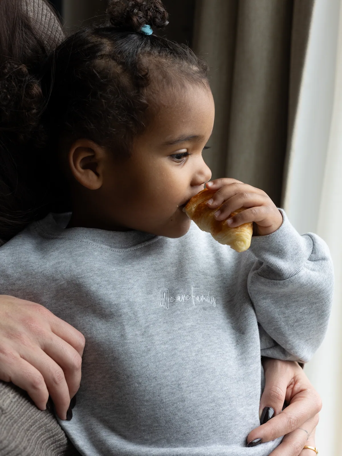 Sweat bébé / enfants 'we are Family' - MINI COOL