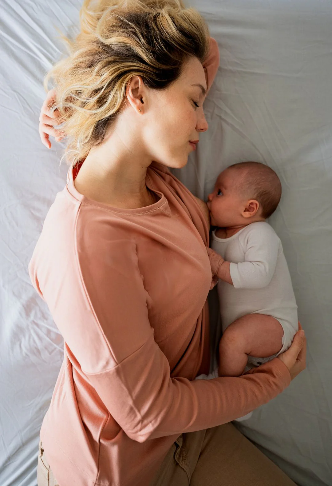 T-shirt d'allaitement Manches Longues / Haut de pyjama d'allaitement LOUNGE Vieux Rose – Image 3