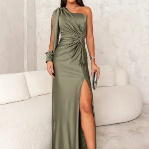 Victoria™ | Robe en soie élégante avec fente raffinée